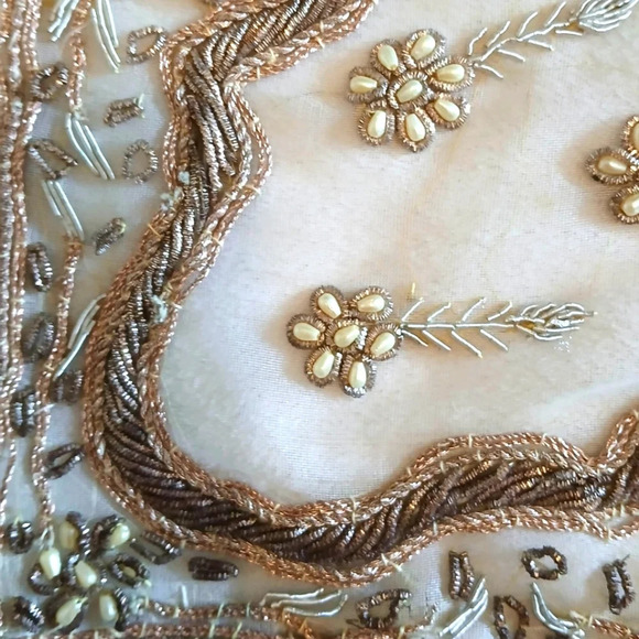 Vintage Gold Threaded Pearl Beaded Hand Sewn Table Centerpiece Tabletop Doiley - Picture 4 of 12